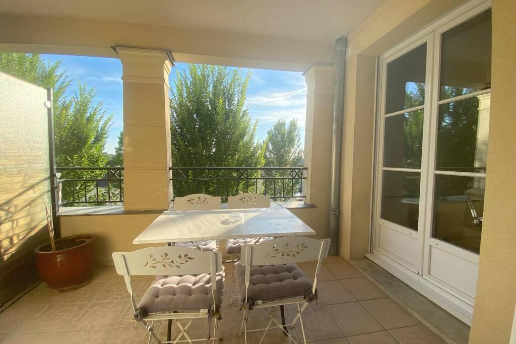 T2 Paris/val D'europe Apartment *